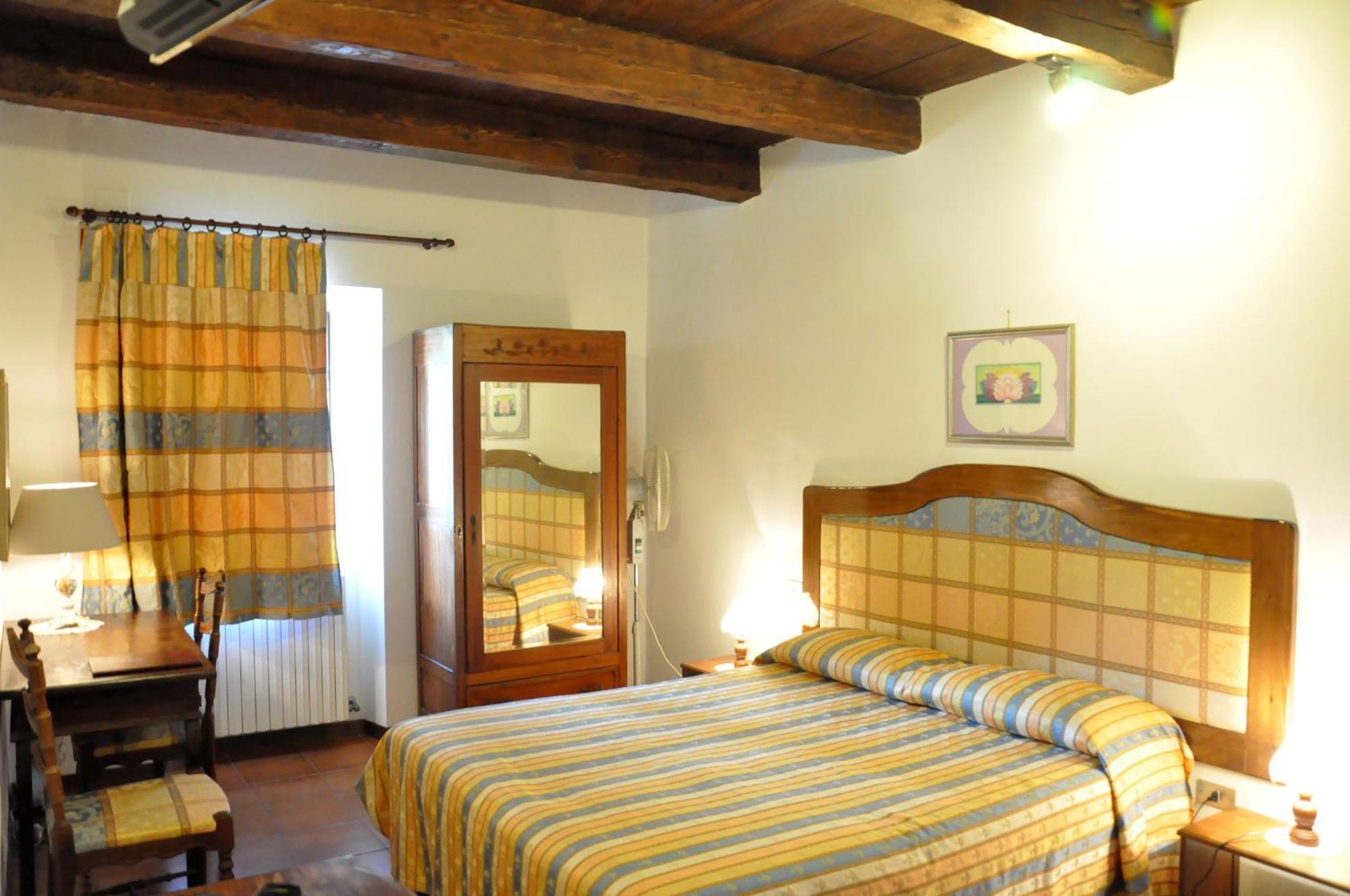 Agriturismo La Campana Villa Montefiore dellʼAso Стая снимка