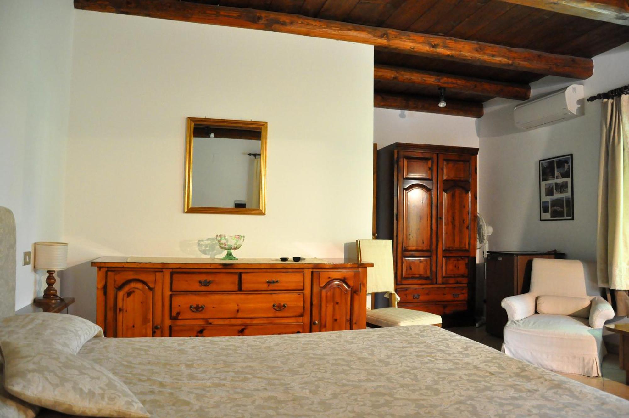 Agriturismo La Campana Villa Montefiore dellʼAso Стая снимка